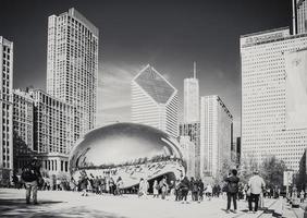 marzo 4 2023. Chicago, Illinois. il fagiolo è un' opera di pubblico arte nel il cuore di Chicago. il scultura, quale è titolato nube cancello, è uno di il mondi maggiore permanente all'aperto arte installazioni. foto