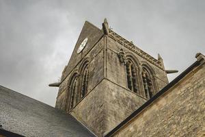 il Chiesa di santo semplice inglese. erano il parà John acciaio di il 82° aerotrasportato atterrato su il Torre di il Chiesa. Normandia Francia 6 Febbraio 2023 foto