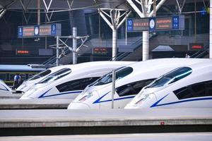 tianjin, Cina - luglio 04, 2016-tianjin ferrovia stazione per alta velocità treni. hexiehao è un' proiettile treno di crh. foto