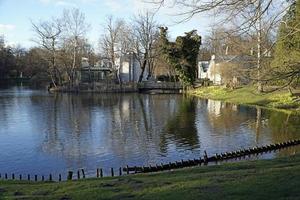 anfiteatro su isola nel lazienki krolewskie - reale bagni parco nel varsavia, Polonia foto