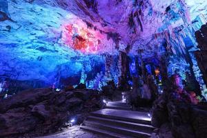 canna flauto grotta a guilin, gunagxi, Cina foto