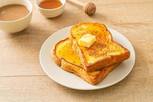 french toast con burro e miele foto