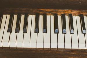 vecchi tasti del pianoforte vintage foto