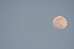 luna nel cielo foto