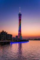 guangzou, Cina - aprile 02, 2017-guangzhou Torre o cantone Torre, formalmente Guangzhou tv astronomico e giro turistico Torre è un' 595,7 metri alto multiuso osservazione Torre nel Guangzhou. foto