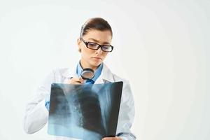 femmina medico raggi X visita medica diagnostica radiologo foto