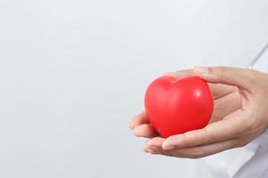 angina è un' Comune cuore malattia nel adulti. il principale rischio fattori includere crescente età. pesante fumo iperlipidemia, diabete, alto sangue pressione foto