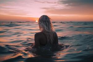 ragazza in piedi nel un' mare. Visualizza a partire dal Indietro. bellissimo tramonto. generato ai. foto