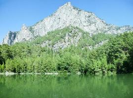 di antalya regione karacaoren lago con un' montagna foto