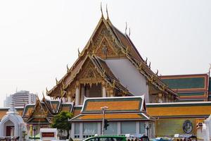 bangkok, Tailandia, 2023. davanti Visualizza di wat suthat il p wararam. bellissimo in stile buddista tempio. foto