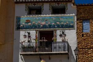 originale residenza con rosa fenicotteri nel Calpe, punto di riferimento Spagna foto