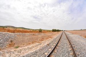 ferrovia su il campagna foto