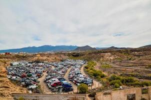 un cimitero di automobili foto