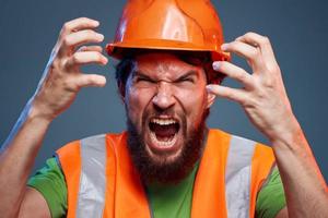 emotivo uomo nel opera uniforme sicurezza difficile opera stile di vita foto