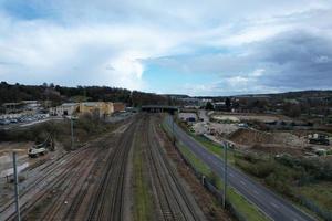 Basso angolo Visualizza di luton cittadina di Inghilterra durante nuvoloso tramonto. Immagine era catturato su 24-marzo-2023 a centro di luton città di UK. foto