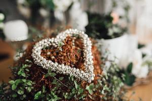 decorazioni festive di capodanno dai colori caldi foto