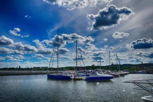 paesaggio con il porta di sopot nel Polonia e yachts su un' caldo primavera giorno, foto