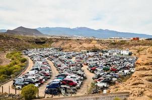 un cimitero di automobili foto