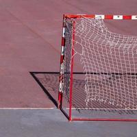 vecchia porta da calcio di strada attrezzatura sportiva foto