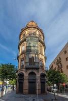 diverso angoli a partire dal siviglia e suo strade, uno di il maggiore città di andalusia con suo meraviglioso storico struttura foto