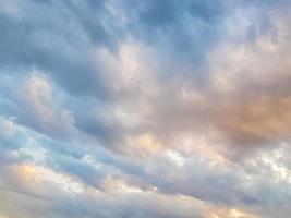 cielo con nuvole paesaggio sfondo foto