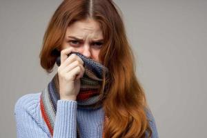 dai capelli rossi donna Salute i problemi temperatura leggero sfondo foto