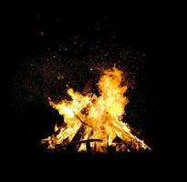 fuoco fiamma isolato su nero sfondo. bruciare fiamme, astratto struttura. arte design per fuoco modello, fiamma struttura. foto