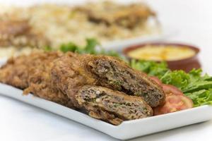 nawabi cibo, montone tikka kebab. Questo tipi di cibo siamo pure saporita e delizioso. foto