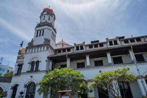 il vecchio stazione di semarang centrale Giava semarang, leggeng sewu. il foto è adatto per uso per viaggio destinazione, vacanza manifesto e viaggio soddisfare media.