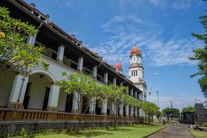 il vecchio stazione di semarang centrale Giava semarang, leggeng sewu. il foto è adatto per uso per viaggio destinazione, vacanza manifesto e viaggio soddisfare media.