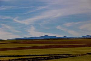 sereno minimalista paesaggio aragona Spagna nel inverno giorno foto