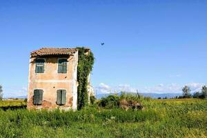 vecchia casa abbandonata foto