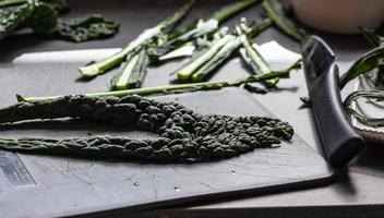 chips di cavolo nero foto