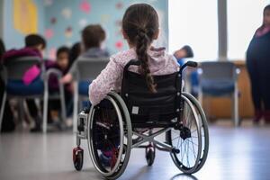 bambini Disabilitato persona nel sedie a rotelle a scuola, compreso formazione scolastica generativo ai foto