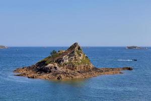 roc'h andare rosso isola nel carantec foto