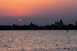 un' bellissimo tramonto Visualizza foto