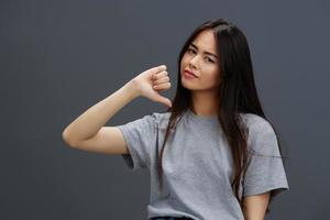 bellissimo asiatico modello con lungo capelli foto