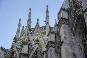 nuovo York Manhattan grattacieli Visualizza a partire dal il strada per il superiore di il edificio su soleggiato chiaro giorno foto