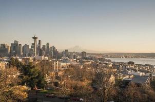 Seattle orizzonte a crepuscolo nel inverno foto