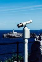 binocolo di il osservatore di il moro isola nel magdalena penisola, santander, Cantabria, Spagna foto