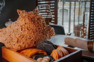 lievito pane avvicinamento. appena al forno il giro pane con un' d'oro Crosta. foto