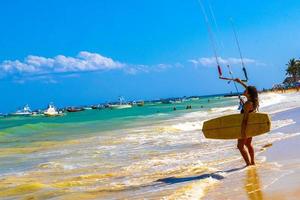 playa del carmen quintana roo mexico 2021 sport acquatici come kitesurf kiteboarding wakeboard playa del carmen mexico. foto