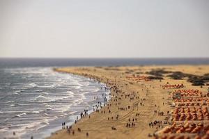 soleggiato paesaggio con il spiaggia del ingles su il spagnolo canarino isola nonna canaria foto