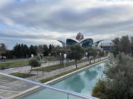 sorprendente Visualizza di baku parco nel nuvoloso tempo metereologico foto