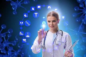 medicina medico e stetoscopio nel mano toccante icona medico Rete connessione con moderno virtuale schermo interfaccia, medico tecnologia Rete concetto e Due medico foto