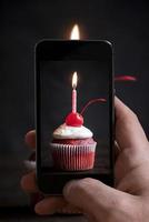 cupcake compleanno con candela foto