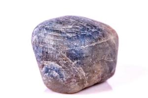 macro minerale pietra zaffiro su bianca sfondo foto