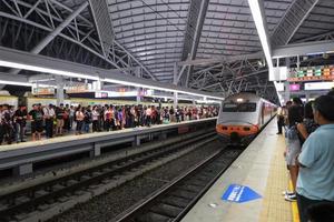 taichung , Taiwan - ott 08, 2017-taiwan alto velocità rotaia taichung stazione piattaforma. di Taiwan alto velocità ferrovia ha diventare il maggior parte importante mezzi di trasporto foto