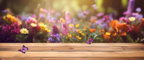 vuoto di legno tavolo decorato con colorato fiori e farfalle. sfocato bokeh primavera sfondo. copia spazio. per Prodotto Schermo. modelli, media, stampa, eccetera, creare ai foto