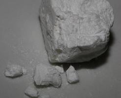 puro cocaina rocce vicino su droga e farmaci sfondo alto qualità grande dimensione immediato Stampa illegale sostanze azione fotografia foto